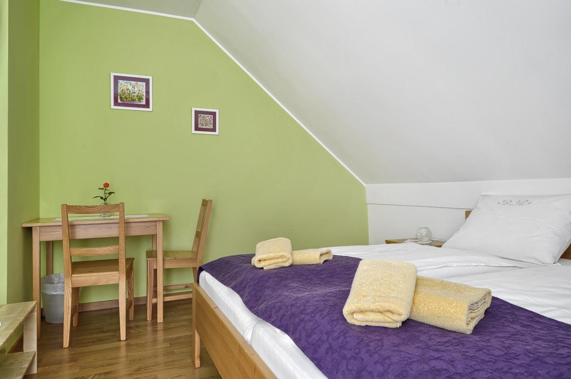 Svecina Farm Stay Jarc Vineyard חדר תמונה