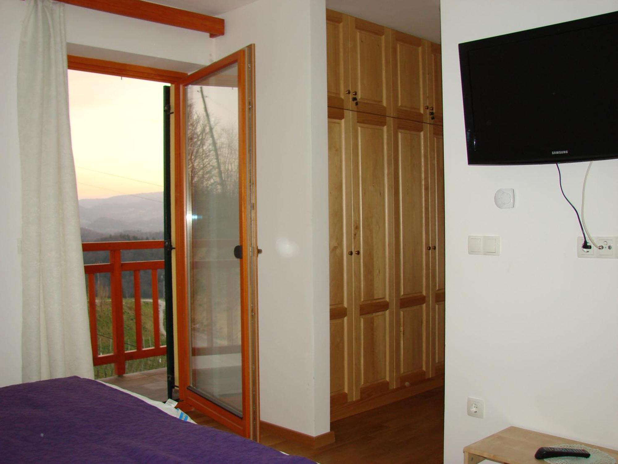 Svecina Farm Stay Jarc Vineyard חדר תמונה